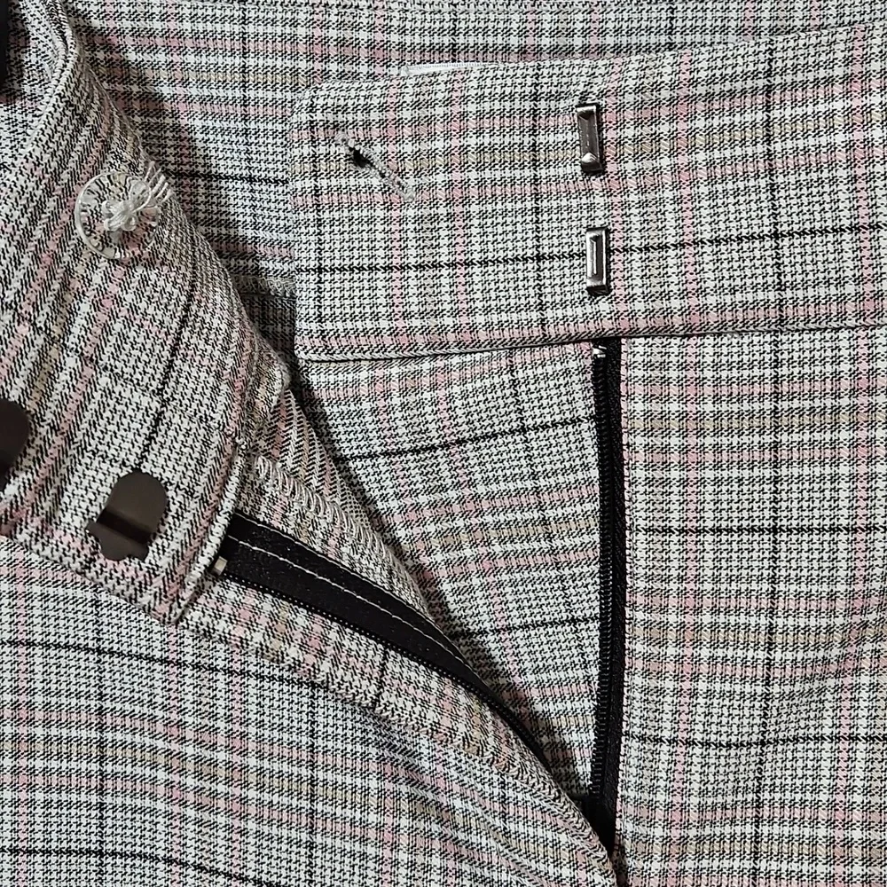 Kasper Gray Plaid Pants - Picture 3 of 9